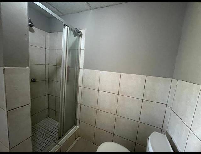 1 BEDROOM PROPERTY TO RENT IN KANNONIERS PARK